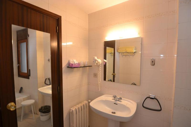 Aparthotel Poblado Arinsal Bagian luar foto