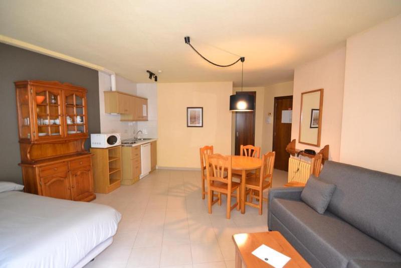 Aparthotel Poblado Arinsal Bagian luar foto