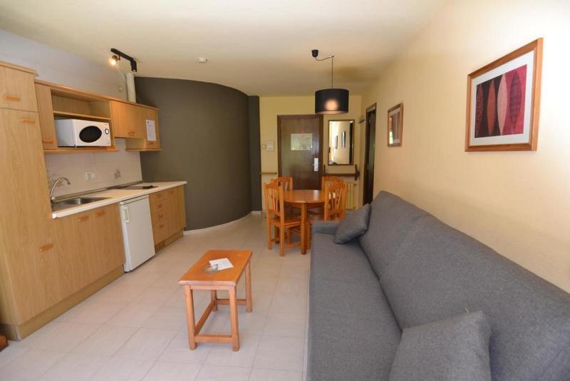 Aparthotel Poblado Arinsal Bagian luar foto
