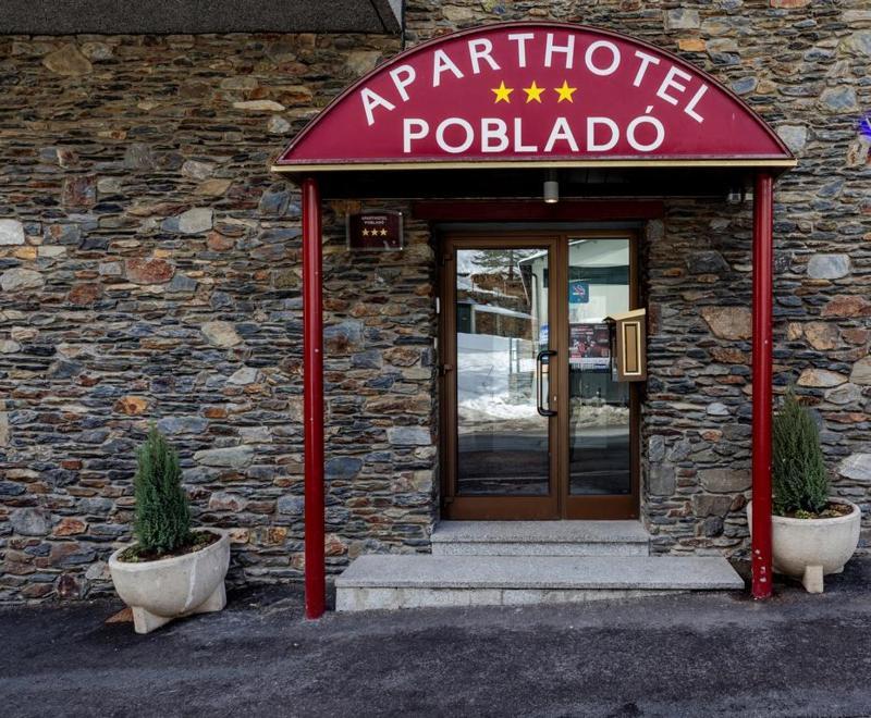 Aparthotel Poblado Arinsal Bagian luar foto